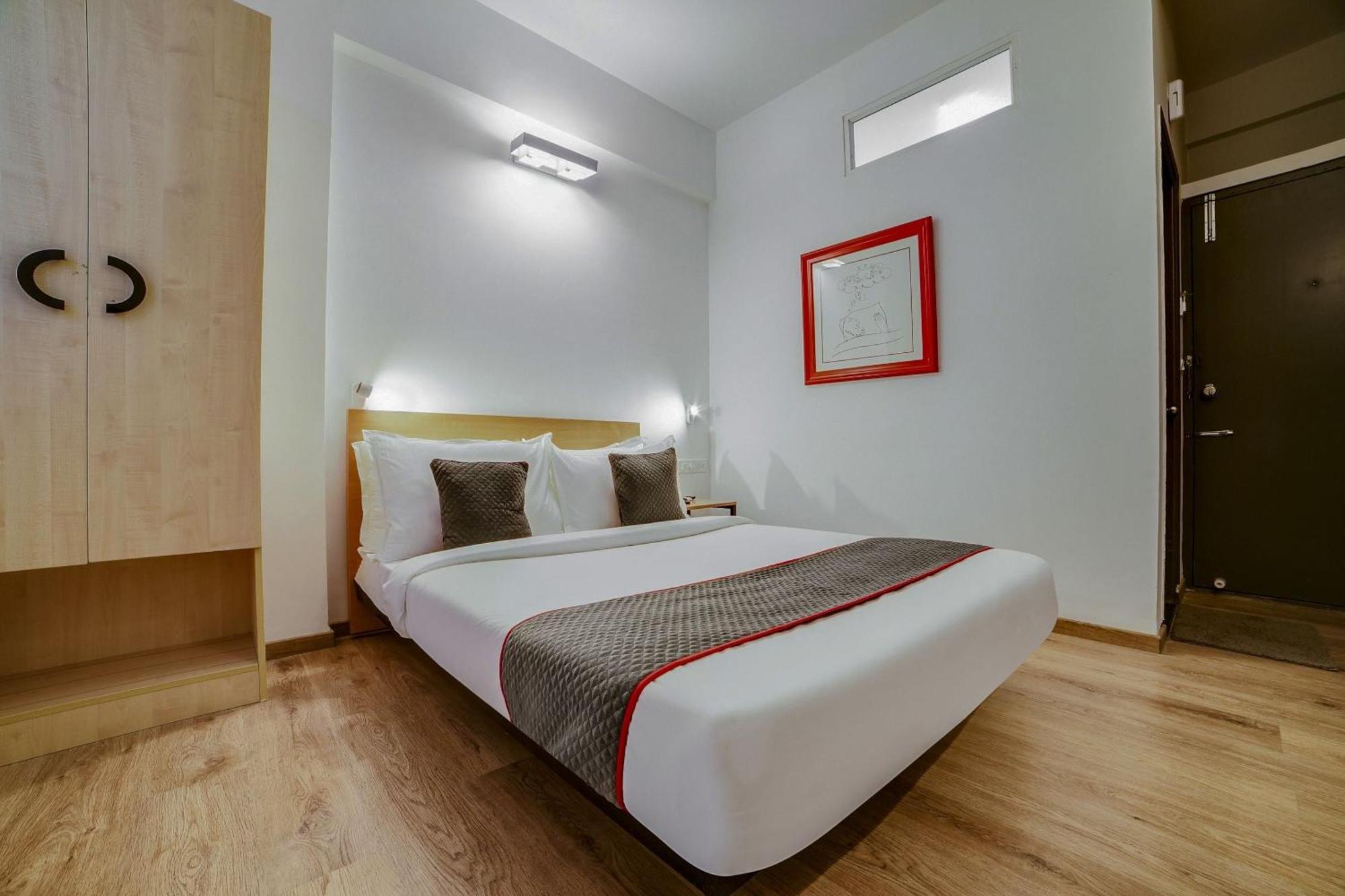 Townhouse Sarvar Hospitality Near Ascendas Park Square Mall Bangalore Eksteriør billede