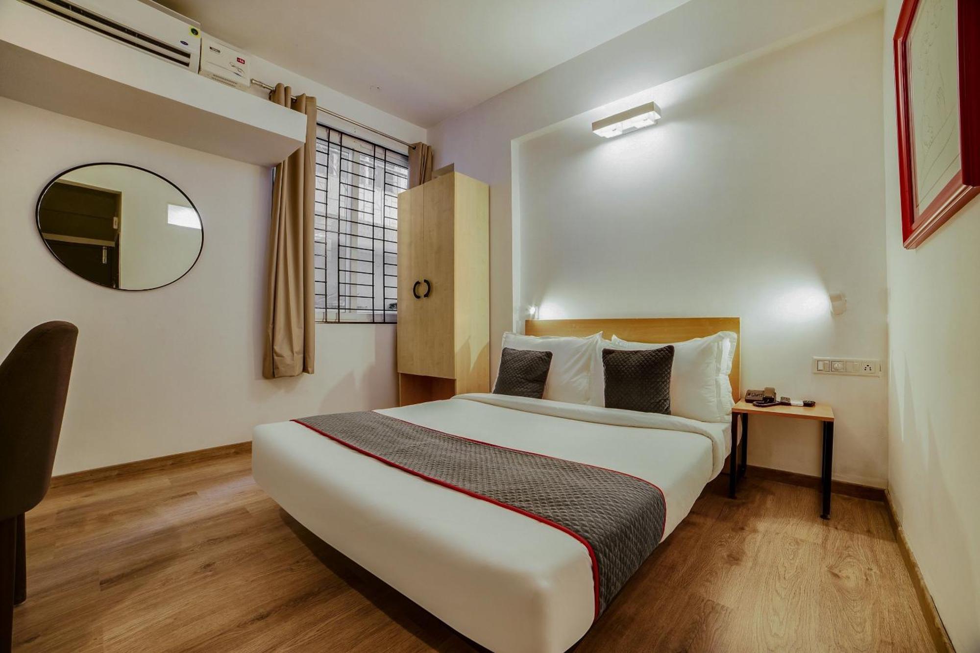 Townhouse Sarvar Hospitality Near Ascendas Park Square Mall Bangalore Eksteriør billede