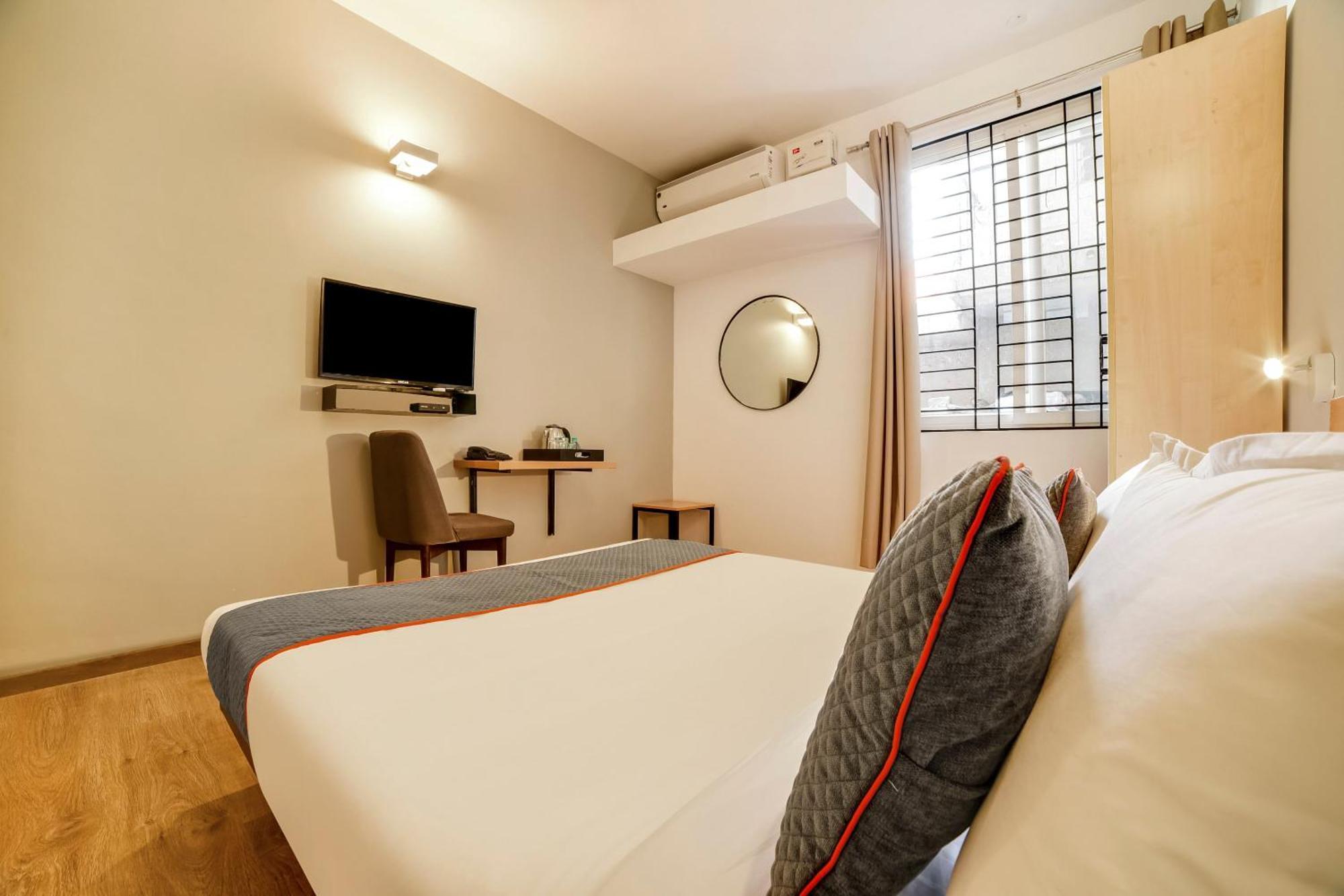 Townhouse Sarvar Hospitality Near Ascendas Park Square Mall Bangalore Eksteriør billede